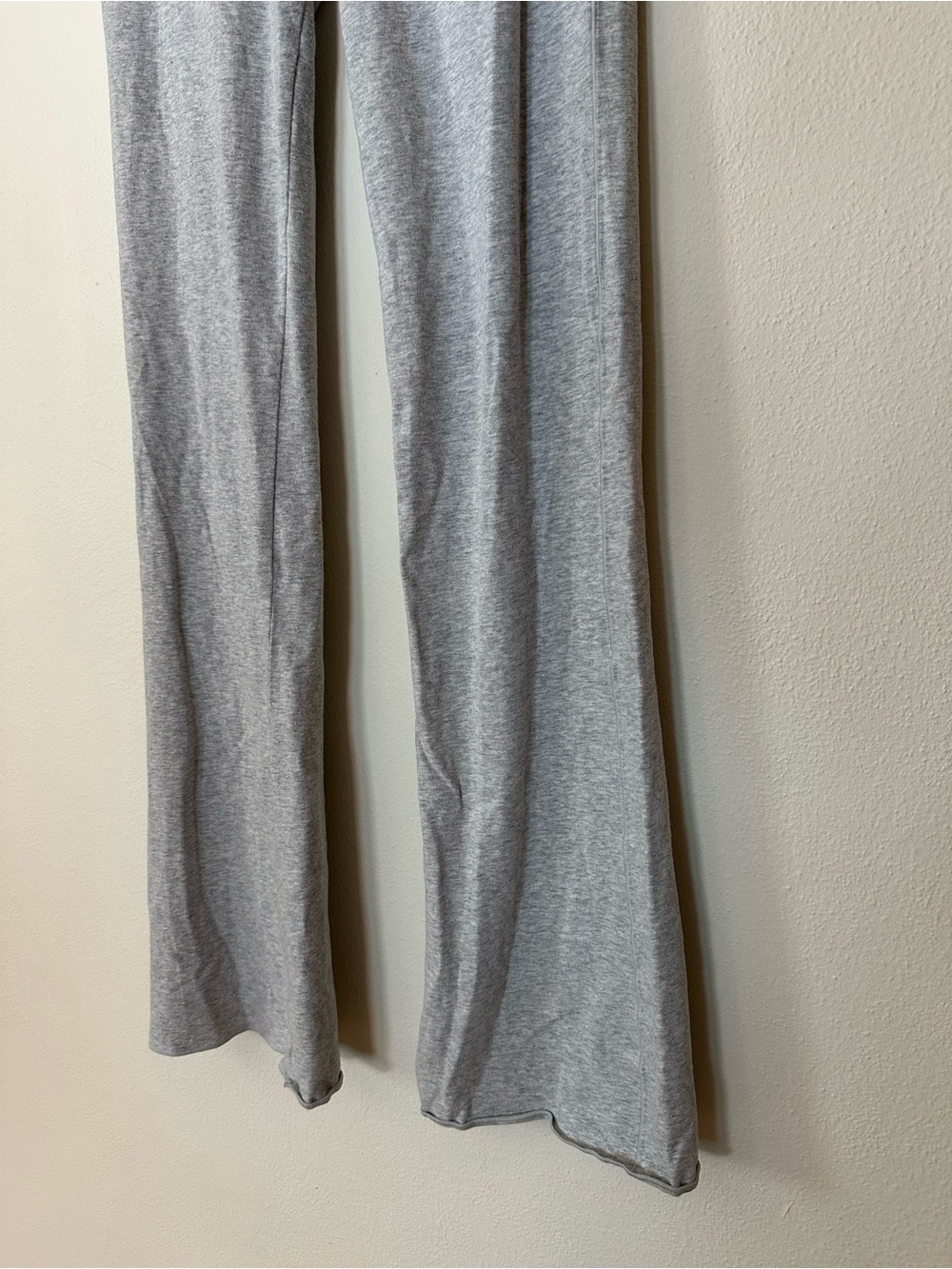 SKIMS Light Gray Fold-Over Waist Flare Leggings XS - Picture 3 of 6